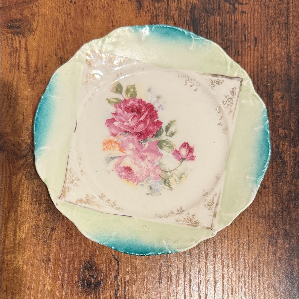 Decorative dessert plate